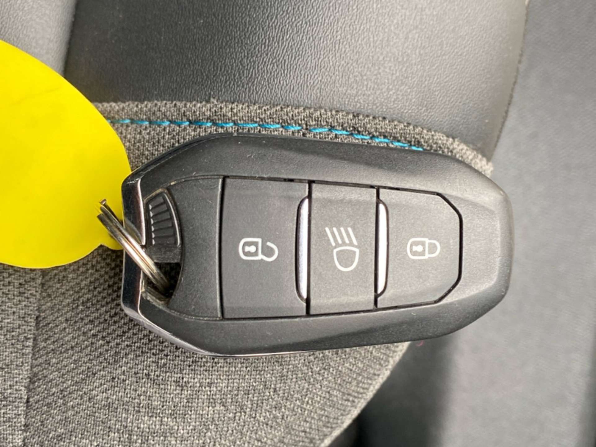 Citroen C4  III 2021 1.2 puretech Shine s&s 130cv eat8