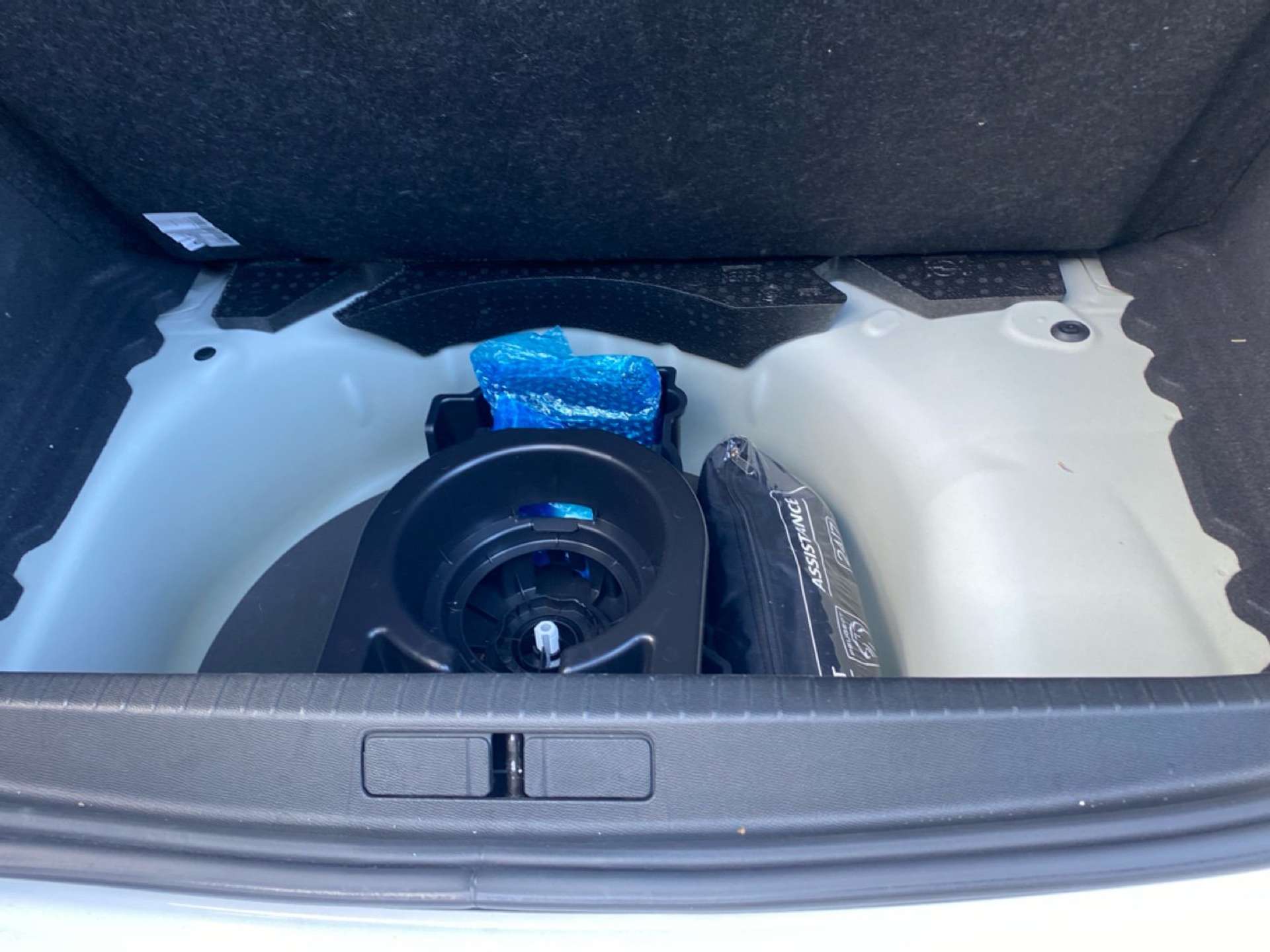 Peugeot 208  5P – ALLURE Hybrid 100 E-DCS6