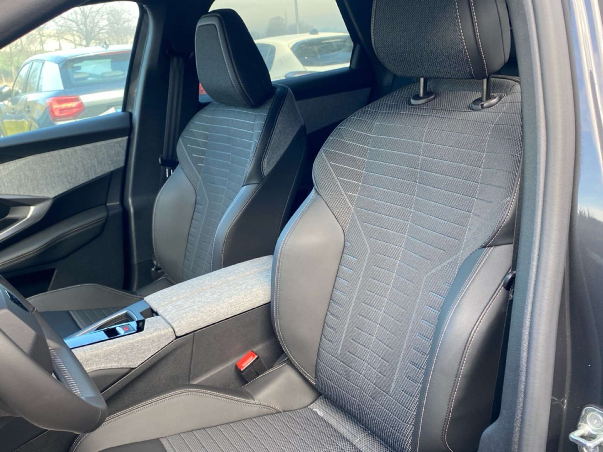 Peugeot 3008  Nuovo ALLURE – Hybrid 136 E-DCS6