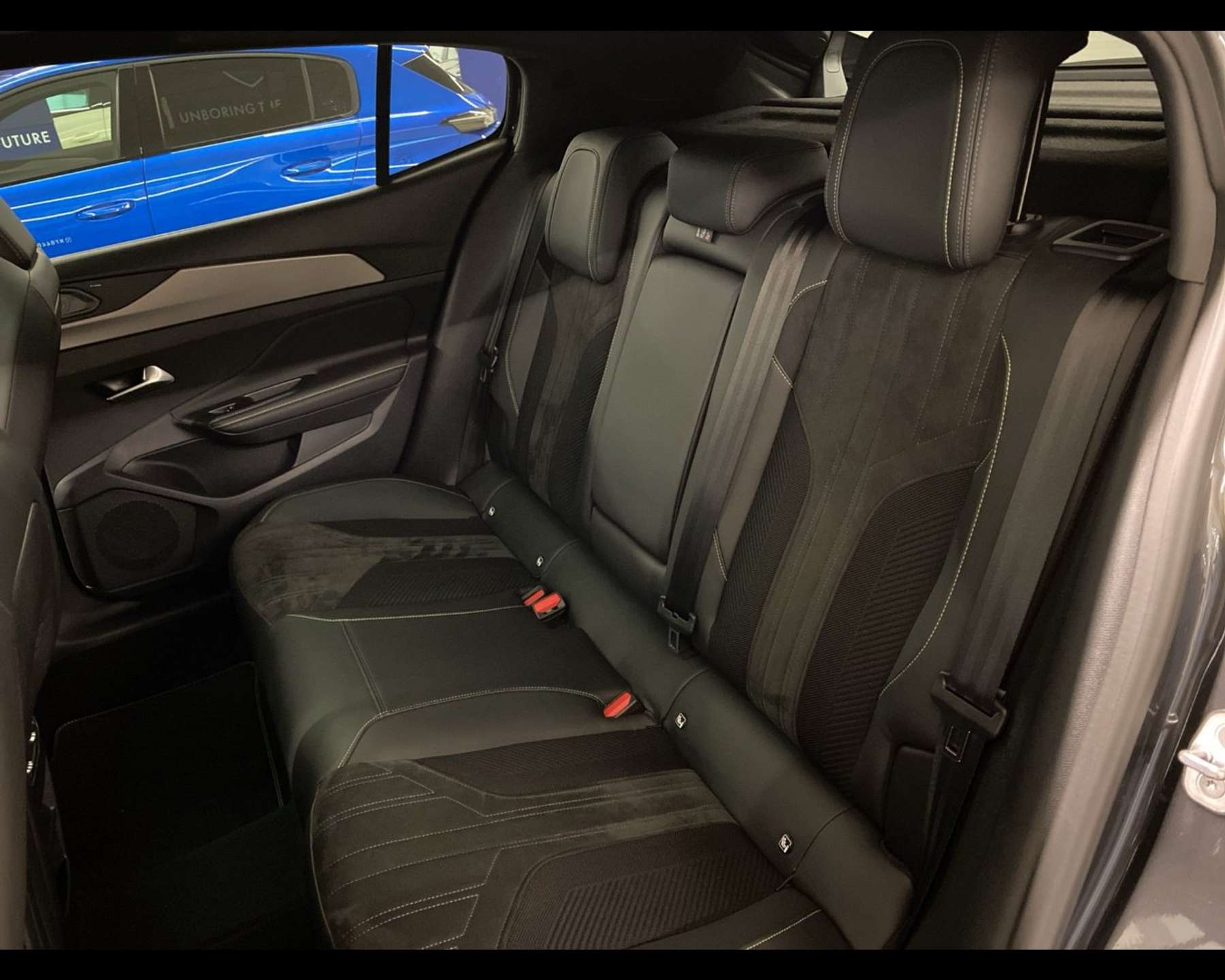Peugeot 408  Nuova – Hybrid 225 e-EAT8 GT
